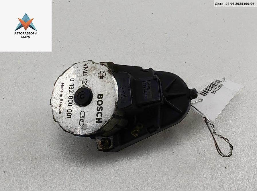 моторчик заслонки печки BMW 5 серия E34 1990, 2.5 л., бензин, МКПП, синий, седан, 13732679 - фото №1