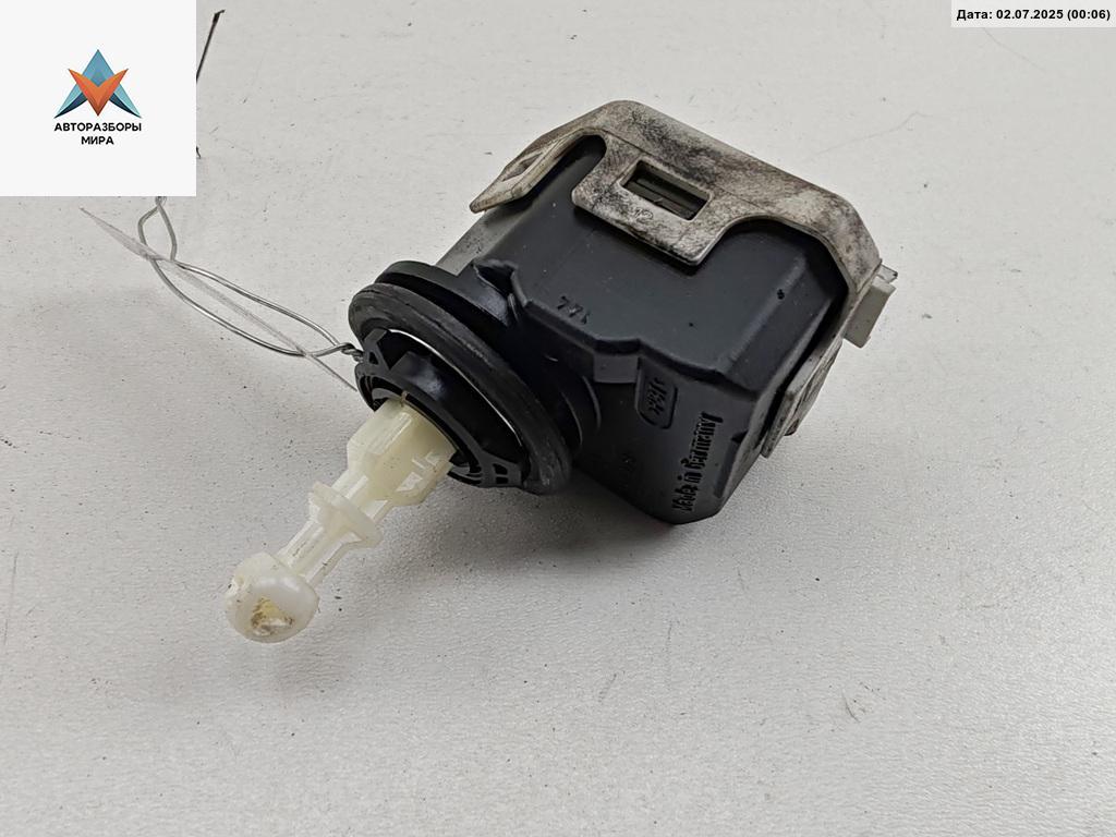 корректор фар Opel Signum C 2004, 2.2 л., бензин, АКПП, серый, хетчбэк 5 дв. - фото №1