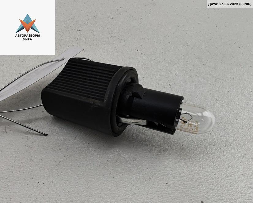 Патрон лампы фары Opel Zafira 2 поколение (B) 2007, 1.9 л., дизель, МКПП, серый, минивэн - фото №1