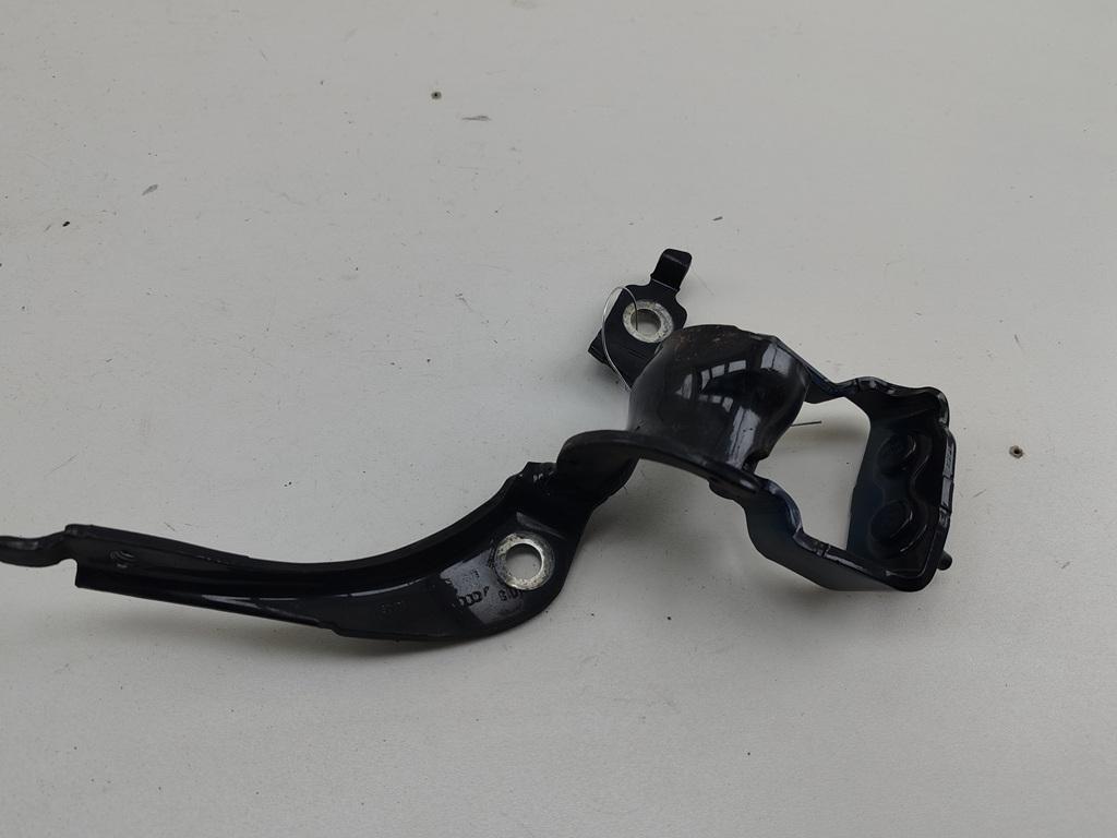 петля крышки багажника Audi A4 B7 2005, синий, универсал, 8E9827299E