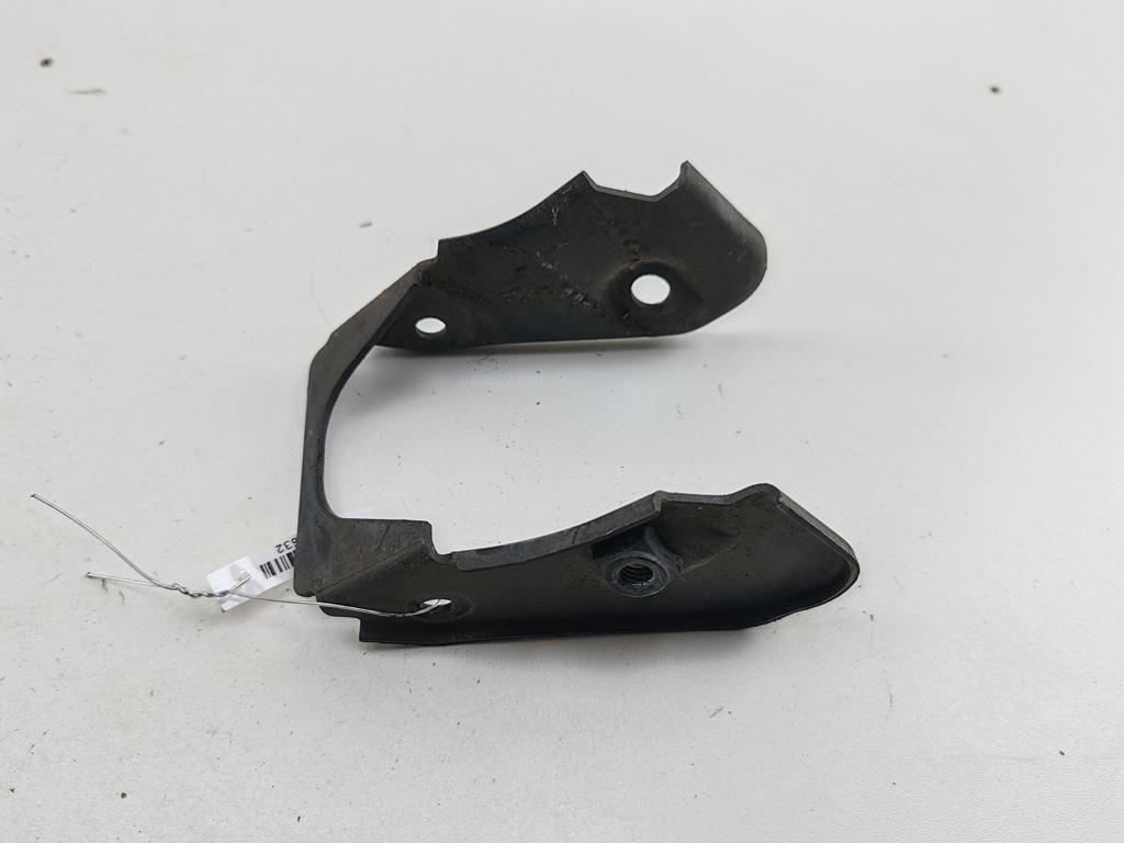 кронштейн переднего бампера Audi 80 B4 1992, 2.0 л., бензин, МКПП, красный, седан