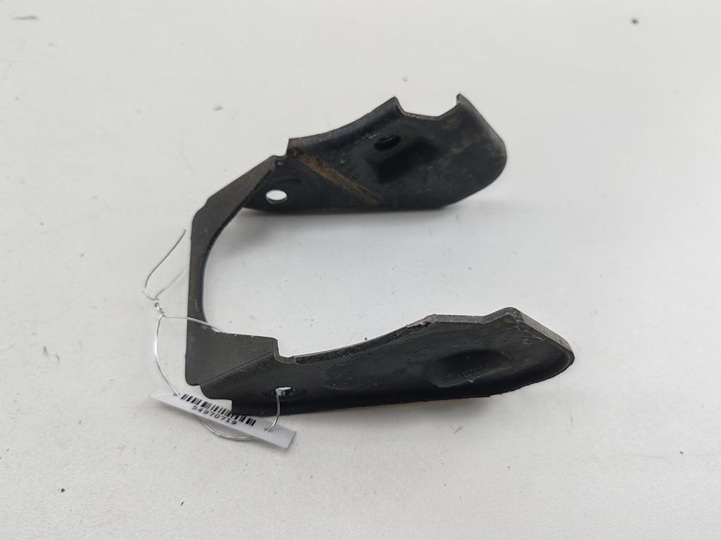 кронштейн переднего бампера Audi 80 B4 1992, 2.0 л., бензин, МКПП, красный, седан