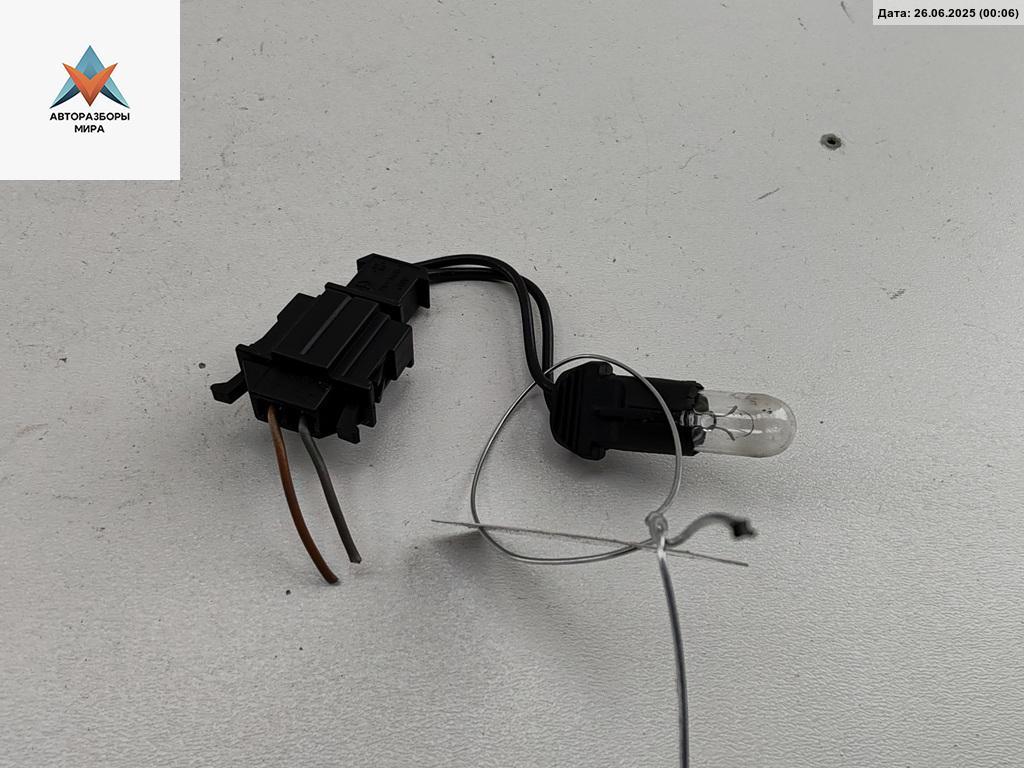 подсветка номера Skoda Octavia mk1 (A4 1U) 1999, 1.6 л., бензин, МКПП, серый, универсал - фото №1