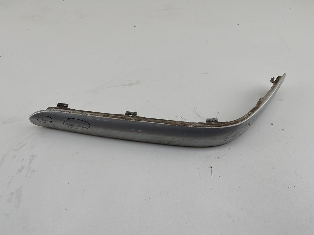 молдинг переднего бампера Mercedes-Benz C W203 2002, 2.2 л., дизель, МКПП, серый, универсал, 2038851721