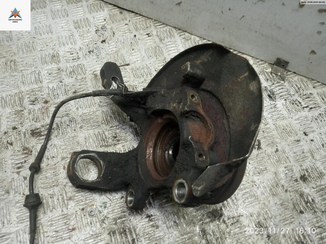 ступица передняя правая Volkswagen Transporter T4 1993, 2.0 л., бензин, МКПП, белый, микроавтобус - фото №1