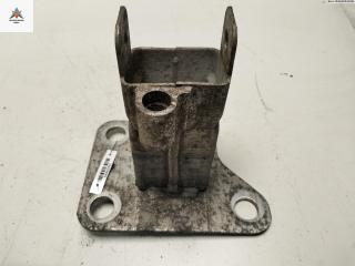 кронштейн (крепление) Renault Scenic 2 поколение 2004, 1.6 л., бензин, МКПП, красный, минивэн