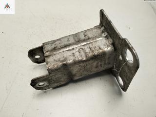 кронштейн (крепление) Renault Scenic 2 поколение 2004, 1.6 л., бензин, МКПП, красный, минивэн