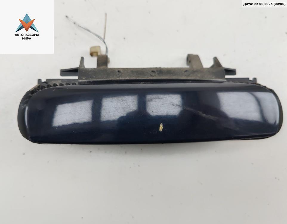ручка наружная передняя правая Audi A4 B7 2005, 2.0 л., дизель, АКПП, синий, универсал, 4B0839885 - фото №1