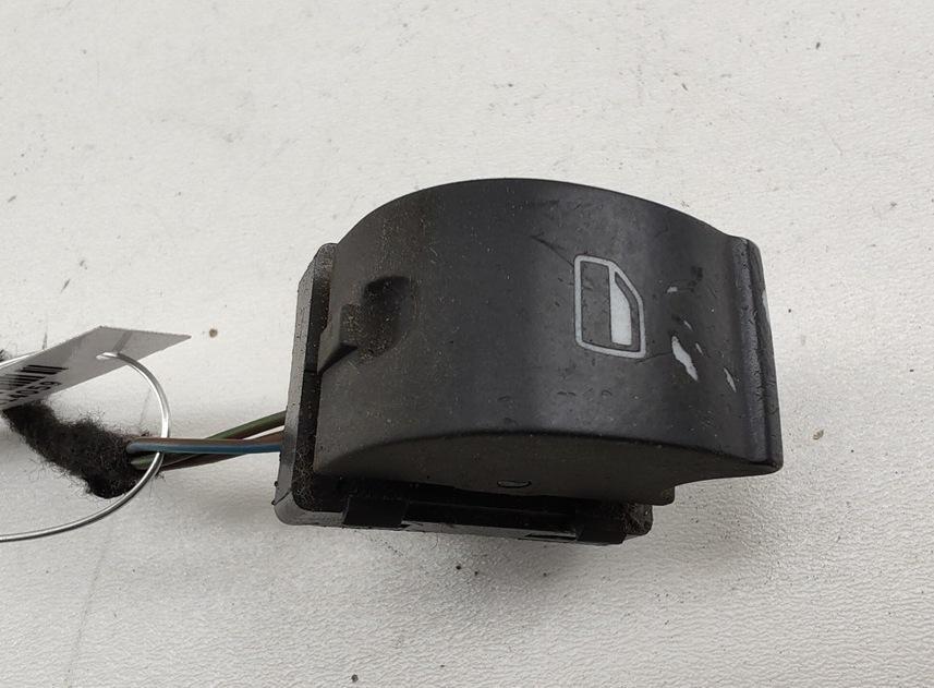 кнопка стеклоподъемника переднего правого Audi A4 B7 2005, 2.0 л., дизель, АКПП, синий, универсал, 8E0959855