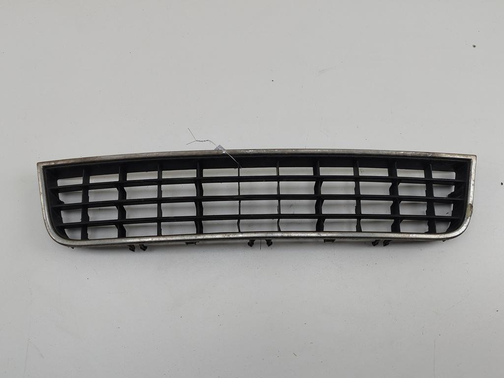 заглушка (решетка) в бампер Audi A6 C5 2002, 1.9 л., дизель, МКПП, чёрный, универсал, 4B0807683
