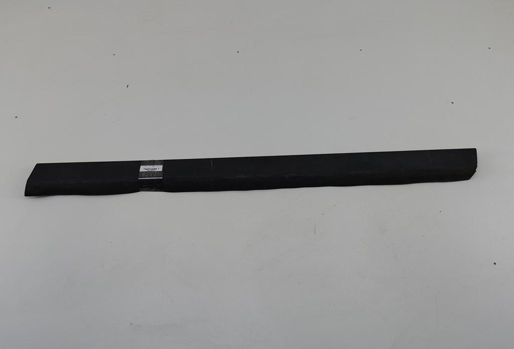 молдинг двери передней правой Volkswagen Passat B5+ (GP) 2001, 2.0 л., бензин, МКПП, синий, универсал, 3B0854940B