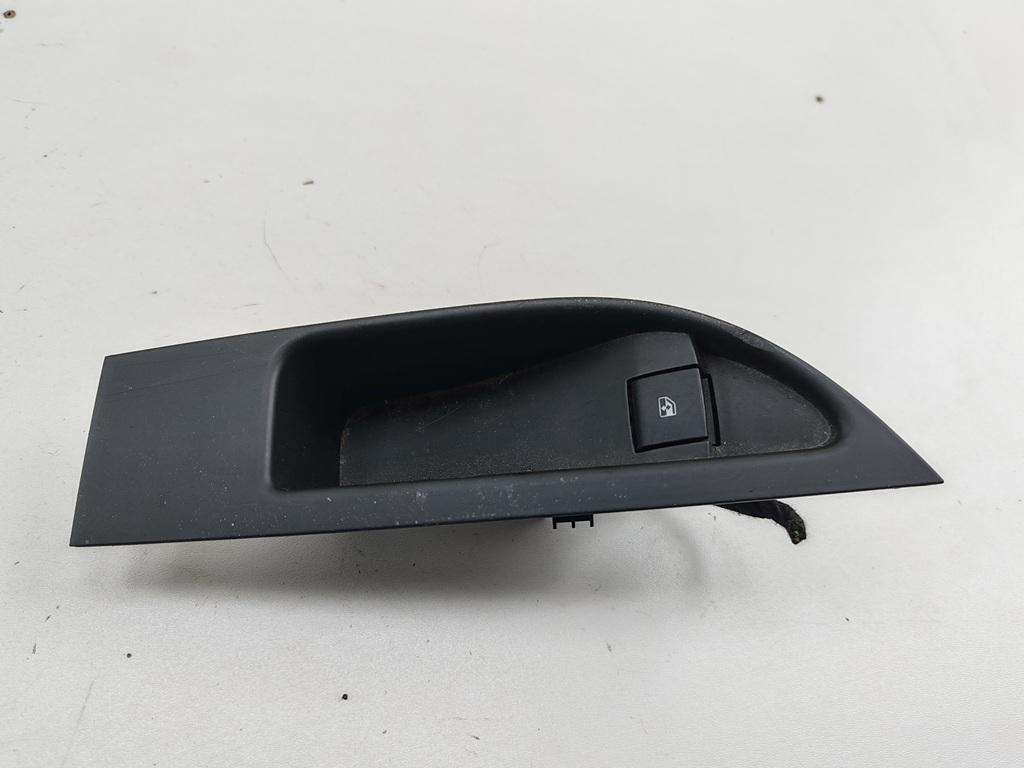кнопка стеклоподъемника заднего правого Opel Astra J 2013, 1.7 л., дизель, МКПП, синий, универсал, 13301888
