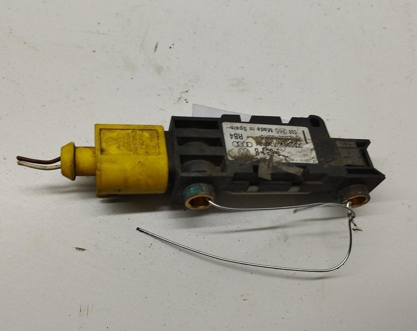 датчик AirBag Audi A4 B6 2004, 1.8 л., Ti, бензин, МКПП, серый, универсал, 8E0959651B