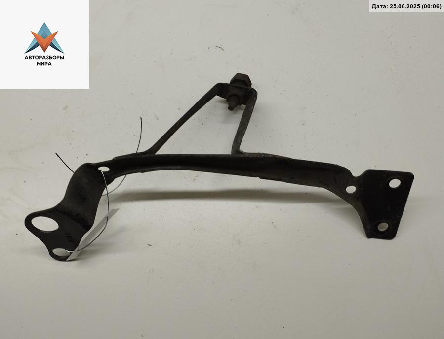 кронштейн переднего бампера Audi A4 B6 2004, 1.8 л., Ti, бензин, МКПП, серый, универсал, 8E0805538 - фото №1