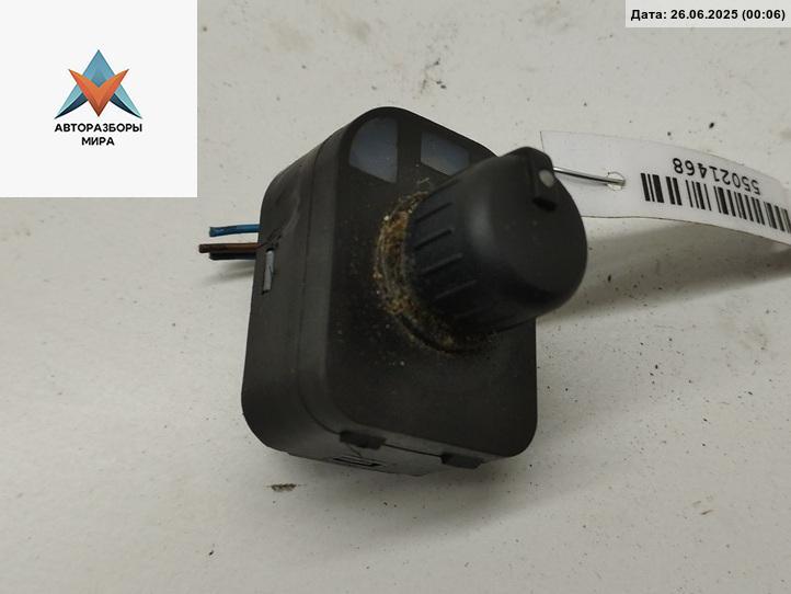 джойстик регулировки зеркал Audi A4 B7 2004, 2.5 л., дизель, АКПП, серый, универсал, 8E0959565 - фото №1