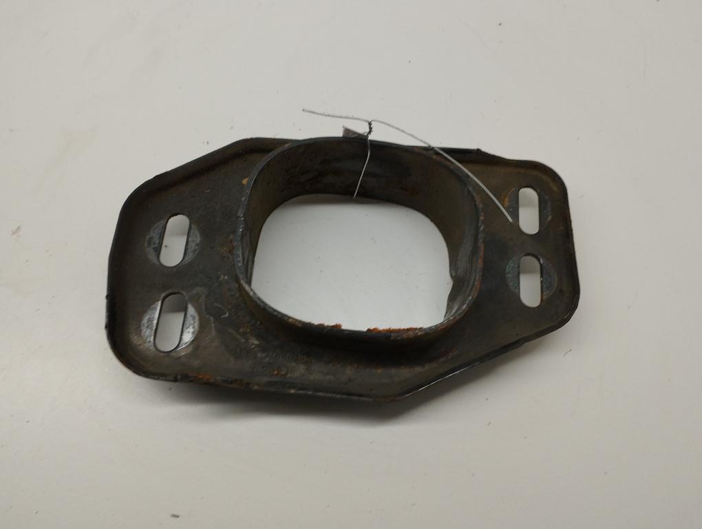 кронштейн (крепление) Audi A6 C5 2000, 2.5 л., дизель, МКПП, серый, универсал