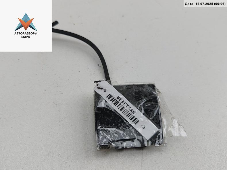 заглушка (решетка) в бампер Volvo S40 2 поколение 2004, 2.4 л., бензин, МКПП, чёрный, универсал, 30678001 - фото №1