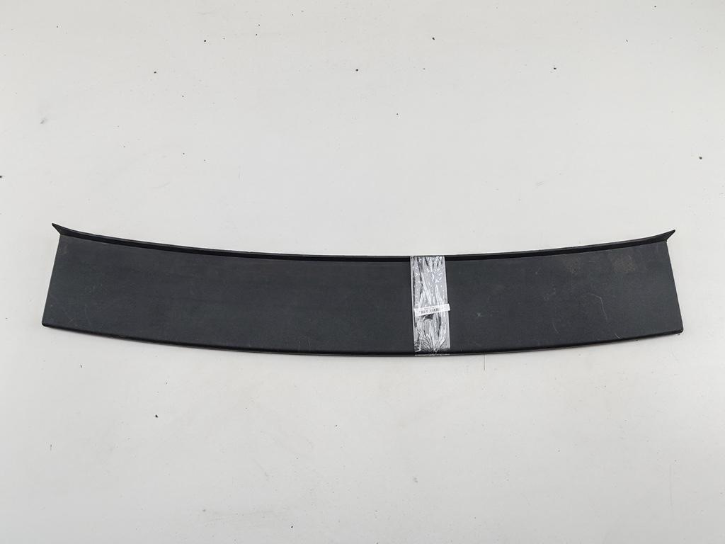 накладка на бампер Volvo S40 / V50 2004, 2.4 л., бензин, МКПП, чёрный, универсал, 30678067