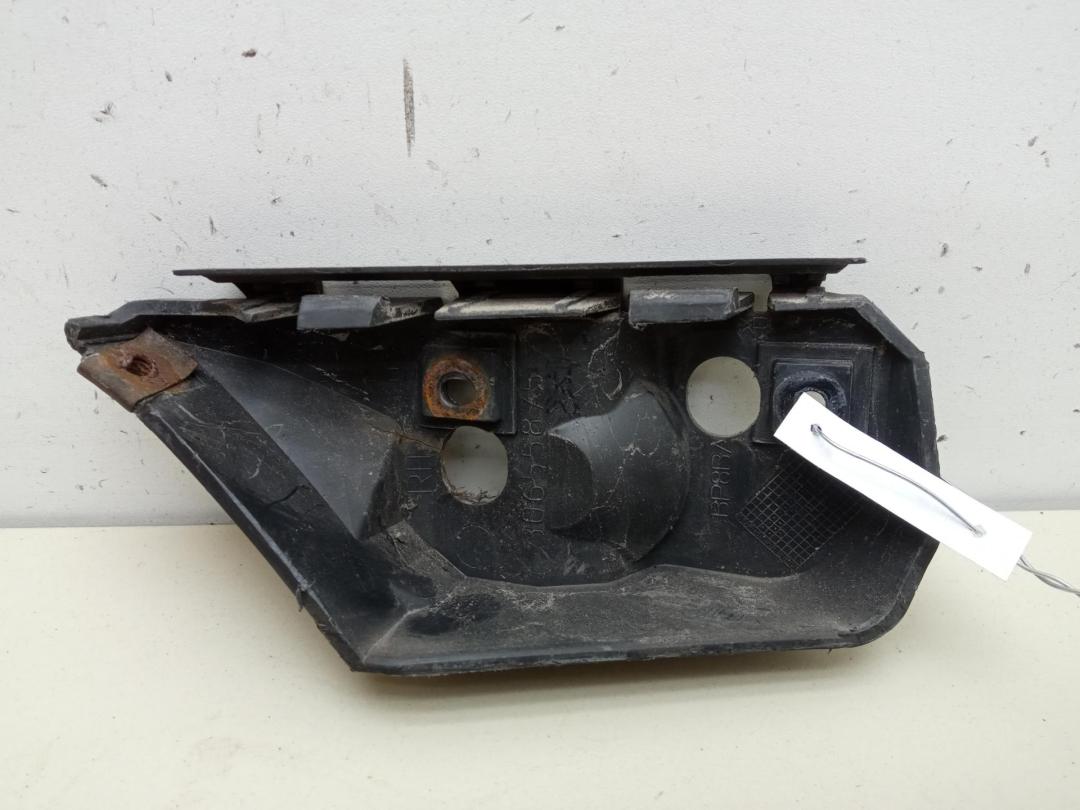 кронштейн переднего бампера Volvo S40 / V50 2005, 2.0 л., дизель, МКПП, чёрный, универсал, 30655875