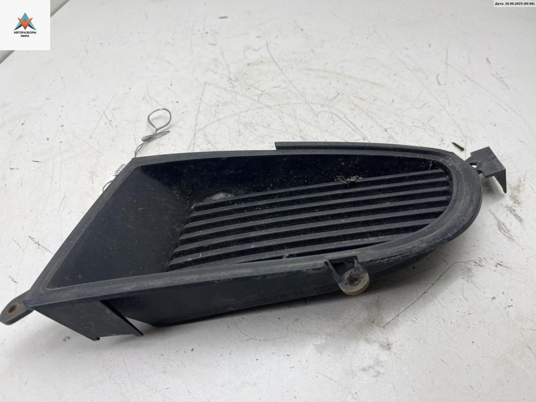 заглушка (решетка) в бампер Mitsubishi Lancer 9 поколение 2003, 1.6 л., бензин, МКПП, чёрный, универсал, MN126453 - фото №1