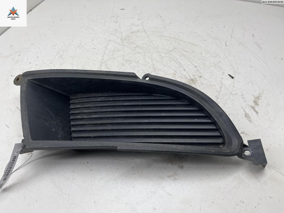 заглушка (решетка) в бампер Mitsubishi Lancer 9 поколение 2003, 1.6 л., бензин, МКПП, чёрный, универсал, MN126454 - фото №1