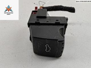 кнопка открытия багажника Volkswagen Passat B5 [рестайлинг] 2001, 2.0 л., бензин, МКПП, синий, универсал, 1J0959831