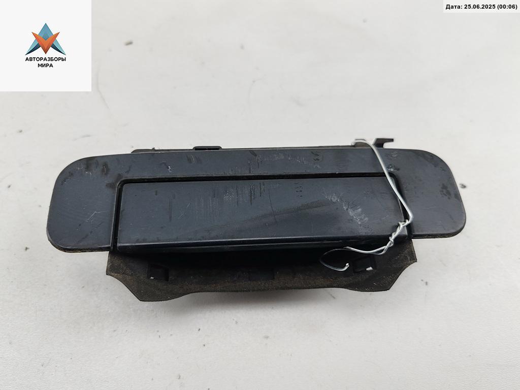 ручка наружная задняя левая Audi A4 B5 1995, 1.8 л., бензин, МКПП, красный, седан, 4A0839205 - фото №1