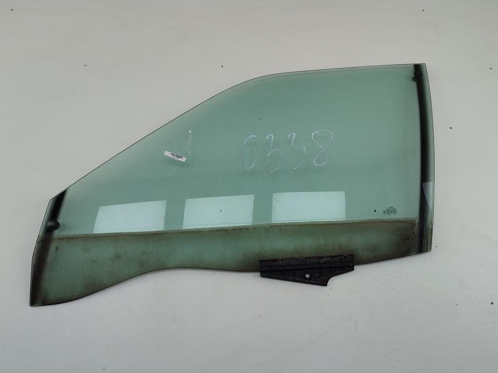 стекло двери передней левой Audi 80 B4 1992, 2.0 л., бензин, МКПП, красный, седан