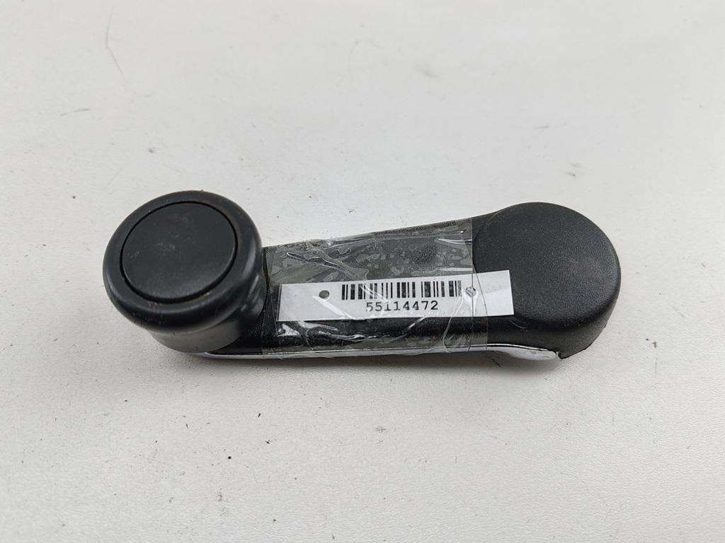 ручка стеклоподъемника Audi 80 B4 1992, 2.0 л., бензин, МКПП, красный, седан, 443837531