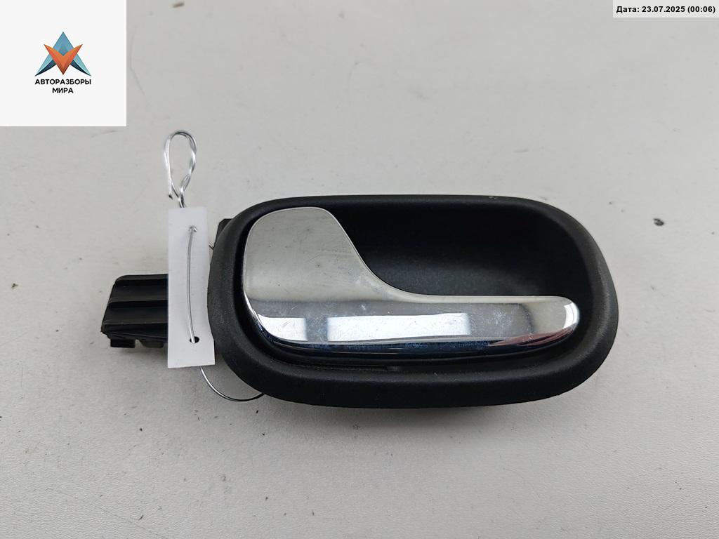 ручка внутренняя задняя левая Audi A4 B5 1995, 1.8 л., бензин, МКПП, красный, седан, 8D0839019 - фото №1
