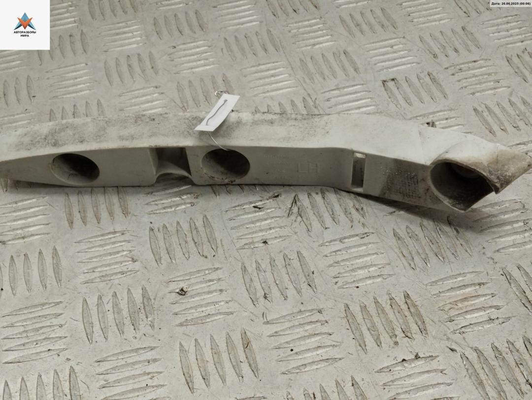 кронштейн переднего бампера Ford Focus 2 поколение 2006, 2.0 л., бензин, АКПП, синий, хетчбэк 3 дв., 4M5117D959AF - фото №1