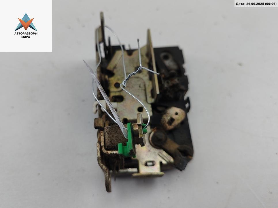 замок двери передней правой Opel Movano A 2000, 2.5 л., дизель, МКПП, белый, микроавтобус - фото №1