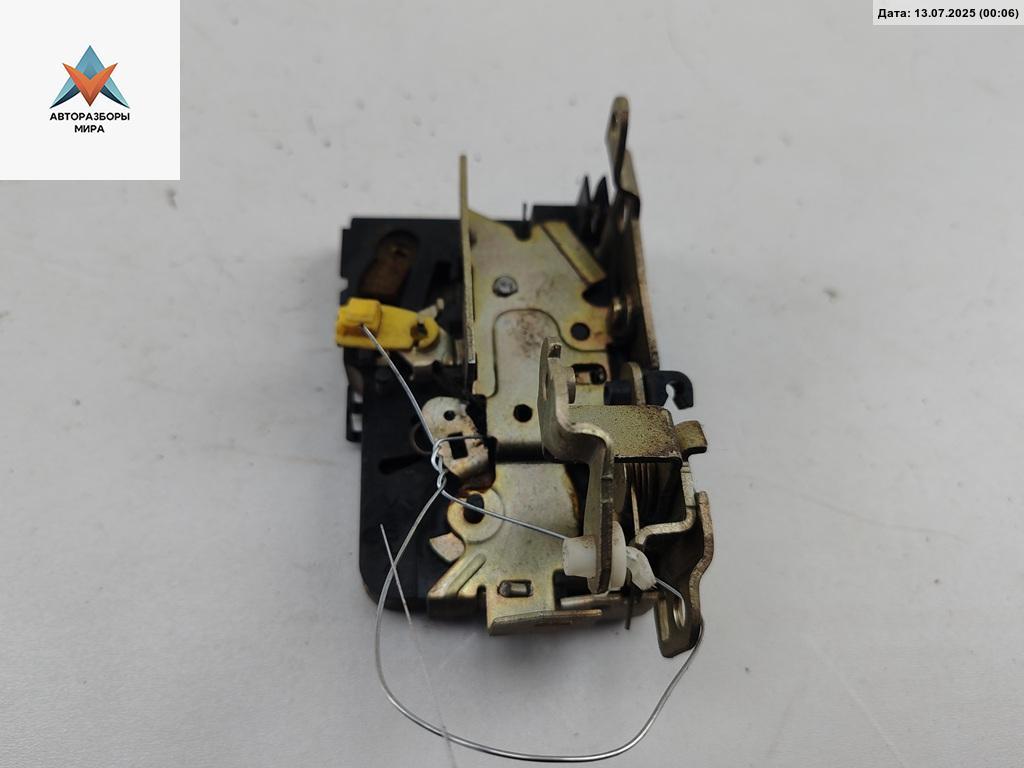 замок двери задней левой Opel Movano A 2000, 2.5 л., дизель, МКПП, белый, микроавтобус - фото №1