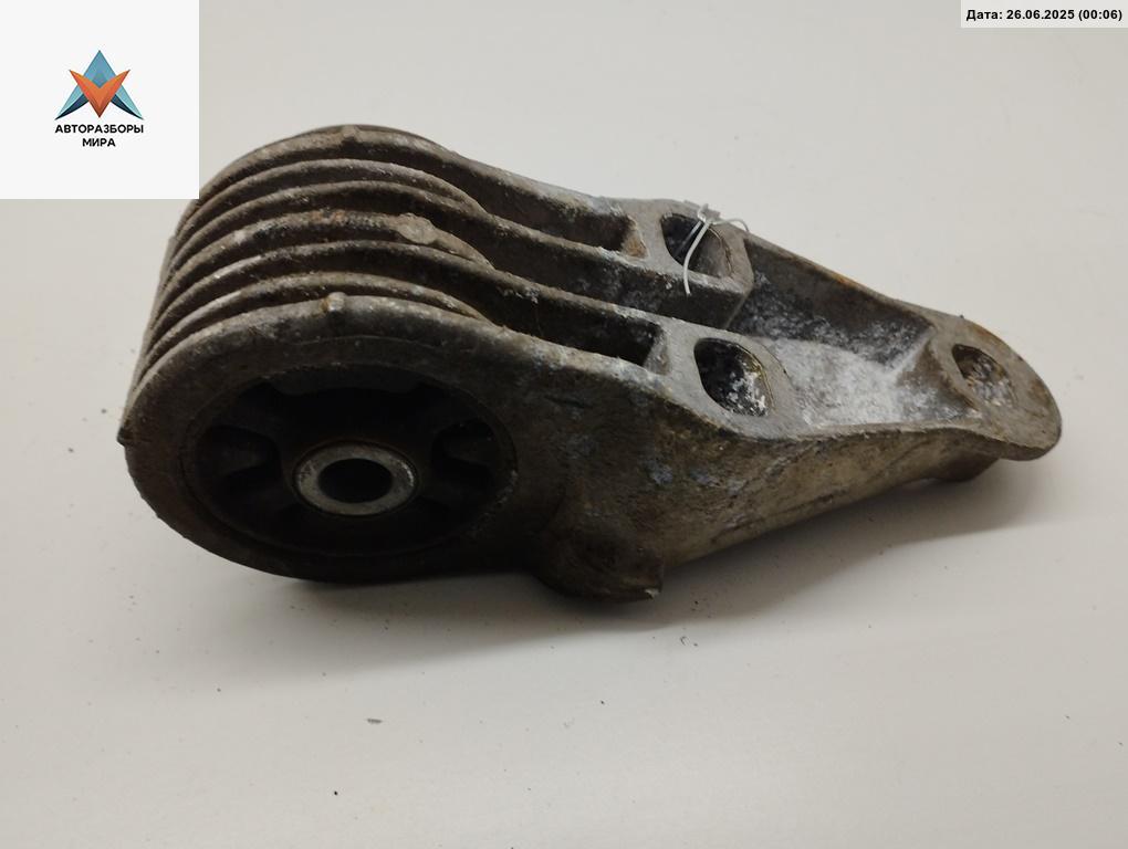 кронштейн (крепление) Audi A6 4B/C5 1998, 2.4 л., бензин, МКПП, чёрный, универсал, 8E0501521M - фото №1