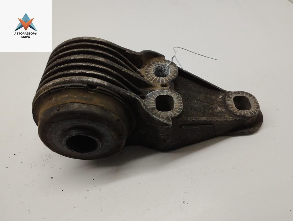 кронштейн (крепление) Audi A6 4B/C5 1998, 2.4 л., бензин, МКПП, чёрный, универсал, 8E0501521M - фото №1