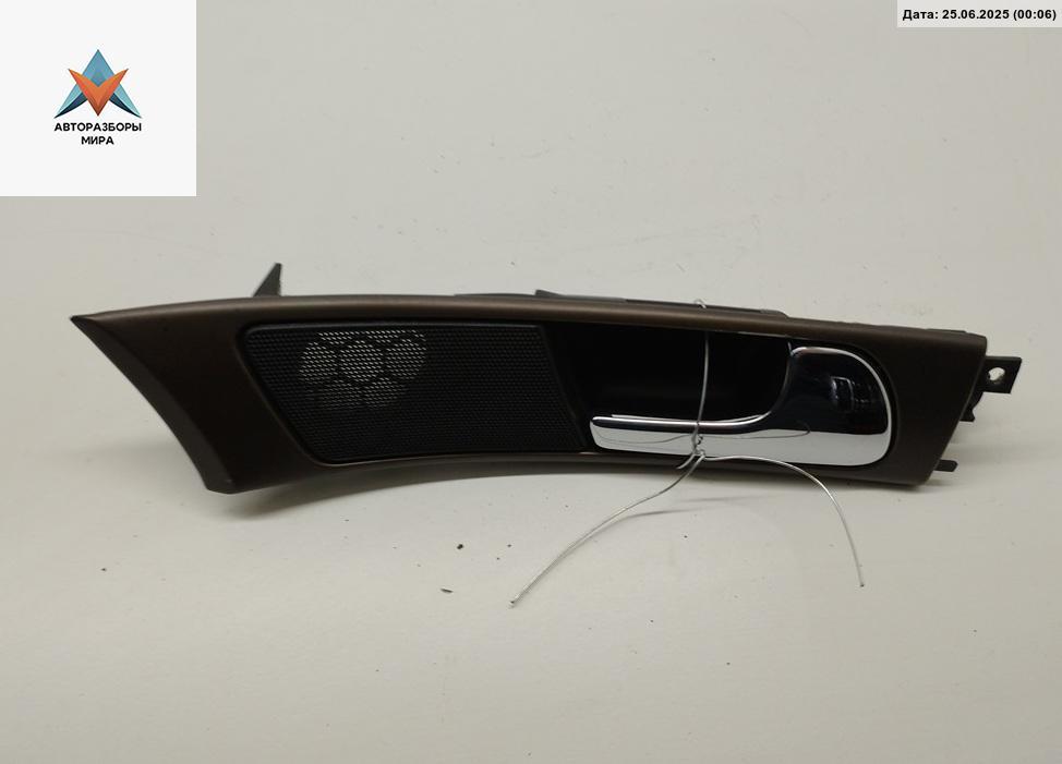 ручка внутренняя передняя правая Audi A6 4B/C5 1997, 1.8 л., Ti, бензин, МКПП, чёрный, седан, 4B2837020 - фото №1