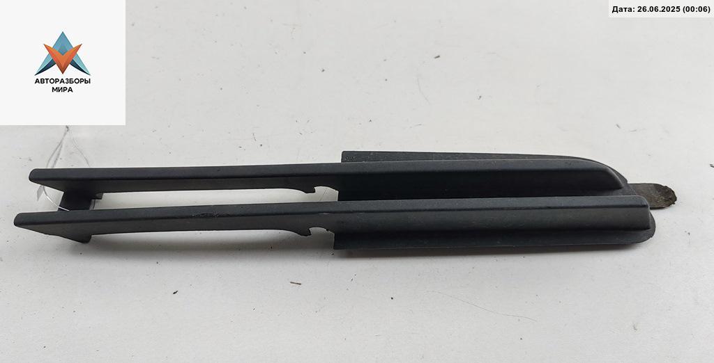 заглушка (решетка) в бампер BMW 3 серия E46 1999, 2.0 л., бензин, МКПП, красный, седан, 8209926 - фото №1