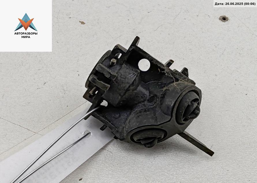 форсунка омывателя фары Renault Espace 4 поколение 2005, 2.2 л., дизель, АКПП, чёрный, минивэн, 8200031311 - фото №1