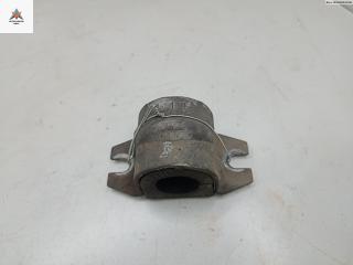 крепление стабилизатора / втулки стабилизатора Opel Vectra C 2002, 2.0 л., дизель, МКПП, серый, седан, 24428002