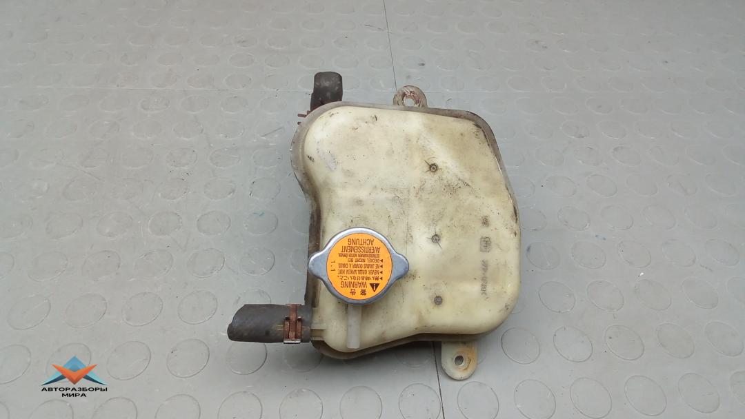 бачок расширительный Mitsubishi ASX 1 поколение 2011, 1.8 л., дизель, МКПП, внедорожник 5 дв. - фото №1