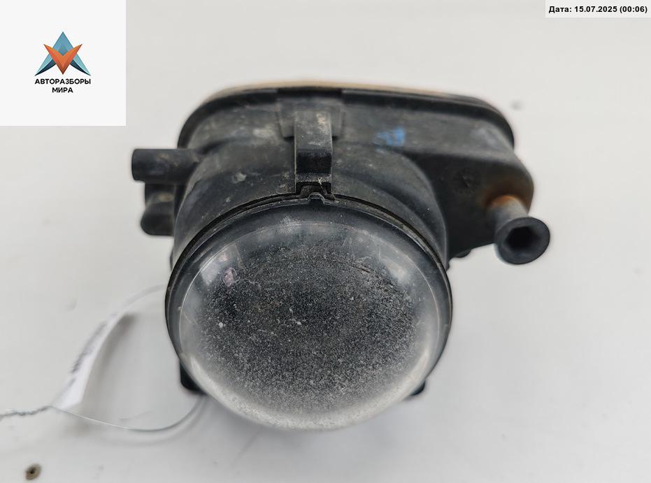 фара противотуманная левая Audi A6 4B/C5 1998, 2.8 л., бензин, МКПП, синий, седан - фото №1