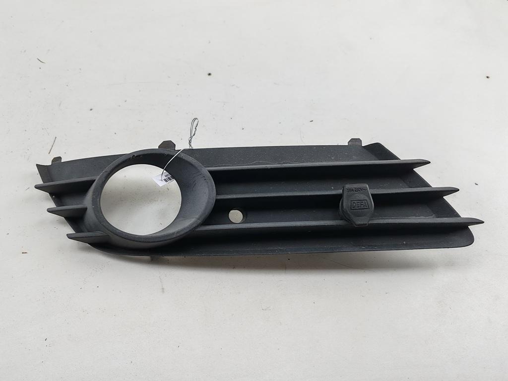 рамка фары противотуманной правой Opel Astra H 2006, 1.6 л., бензин, МКПП, серый, универсал, 13126026
