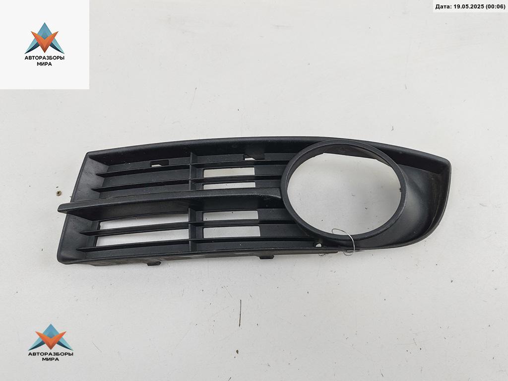 рамка фары противотуманной левой Volkswagen Touran 1 поколение 2004, 2.0 л., бензин, МКПП, чёрный, минивэн, 1T0853665 - фото №1