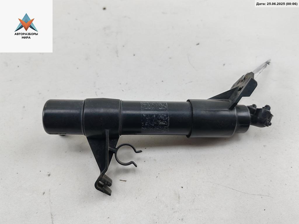 форсунка омывателя фары Volkswagen Golf 5 поколение 2005, 1.9 л., дизель, МКПП, серый, хетчбэк 5 дв. - фото №1