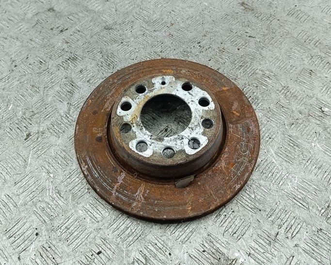 диск тормозной задний Audi A4 B6 2003, 2.4 л., бензин, АКПП, чёрный, седан