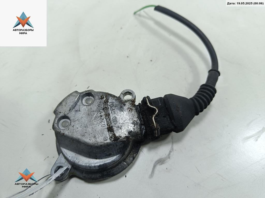 датчик распредвала Volkswagen Passat B5 1998, 1.8 л., бензин, МКПП, серый, седан, 058905161 - фото №1