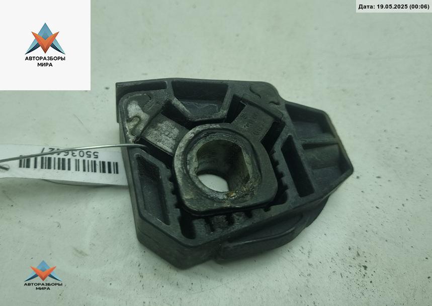 кронштейн радиатора Volkswagen Golf 5 поколение 2005, 1.9 л., дизель, МКПП, серый, хетчбэк 5 дв., 1J0806155 - фото №1