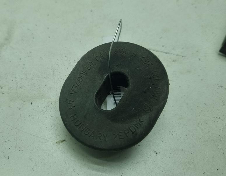 кронштейн радиатора Volkswagen Bora 2001, 2.0 л., бензин, МКПП, чёрный, седан, 1K0121367F