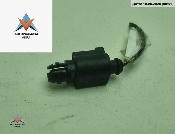 датчик температуры Volkswagen Golf 5 поколение 2005, 1.4 л., бензин, МКПП, синий, хетчбэк 5 дв., 1J0973702 - фото №1