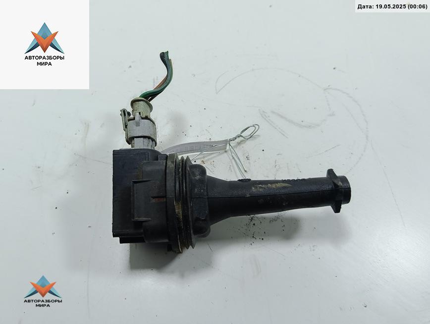 катушка зажигания Volvo S40 2 поколение 2004, 2.4 л., бензин, МКПП, чёрный, универсал, 867783 - фото №1